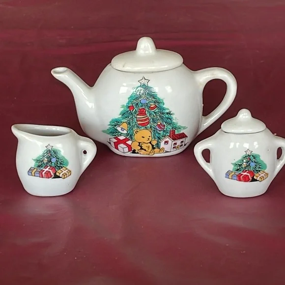 Vintage Tea Set-Christmas Bear - Picture 2 of 16